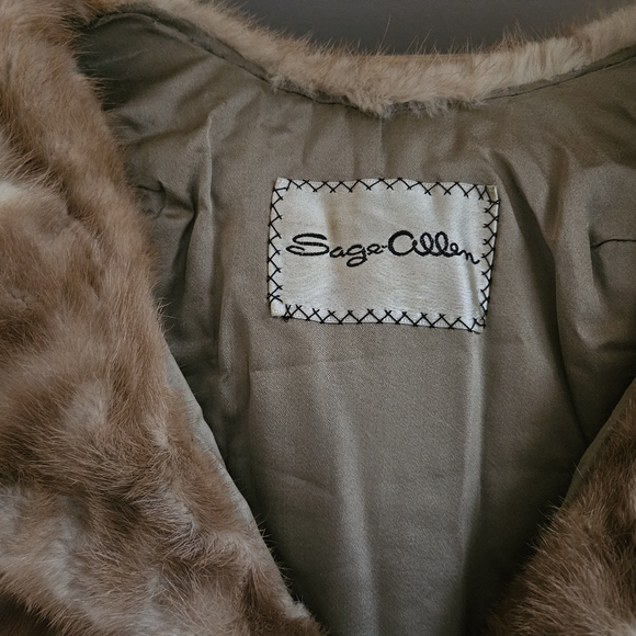 Vintage Mink Fur Capelet Cropped Fur Jacket | Light Brown | Old Hollywood - Picture 6 of 15